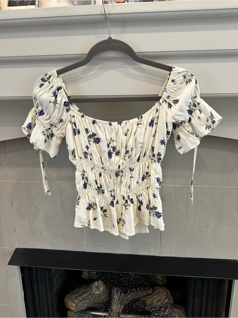 Reformation Solis Cream Floral Smocked Peplum Top sz. medium